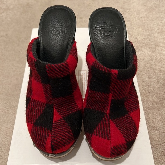 Woolrich Journalist Buffalo Plaid Mule Clogs - Picture 4 of 15